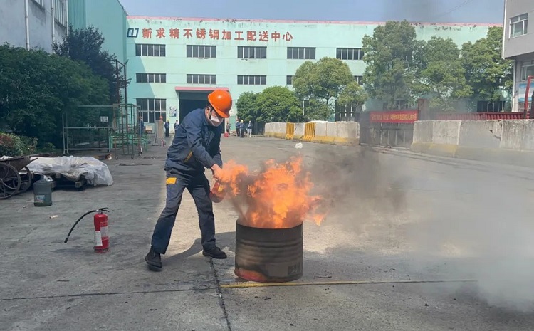 求精新材料集團(tuán)旗下各單位多種形式慶?！拔逡弧眹?guó)際勞動(dòng)節(jié)